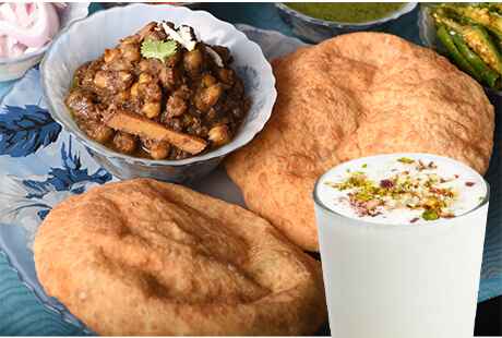 Chole Bhature Plate + 1 Sweet Lassi